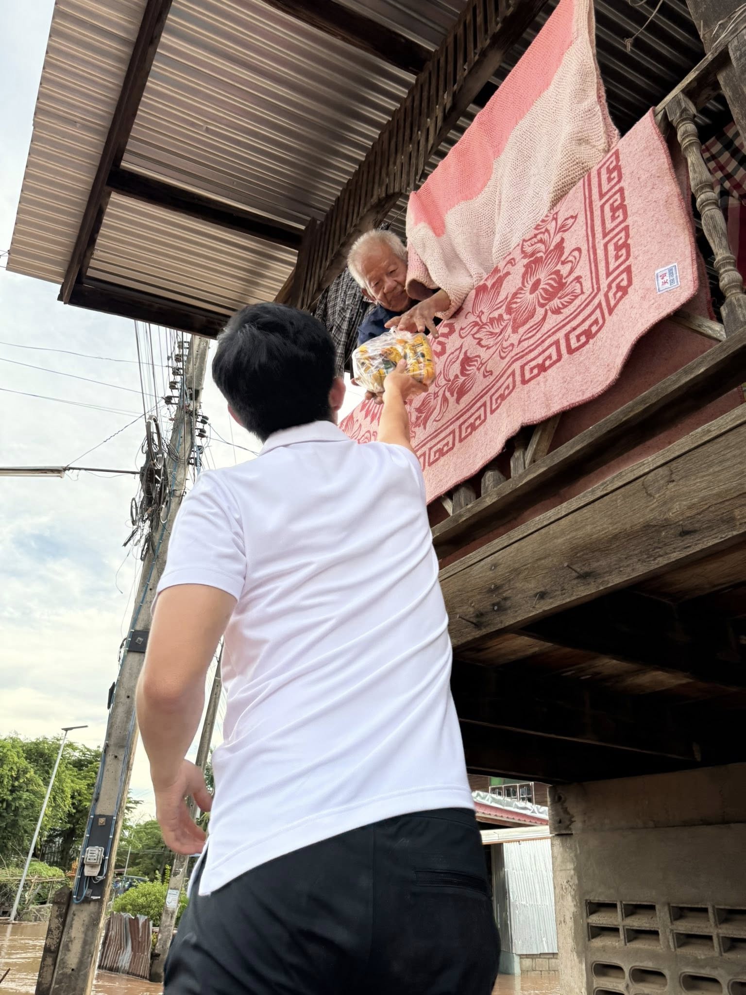 รวี เล็กอุทัย 