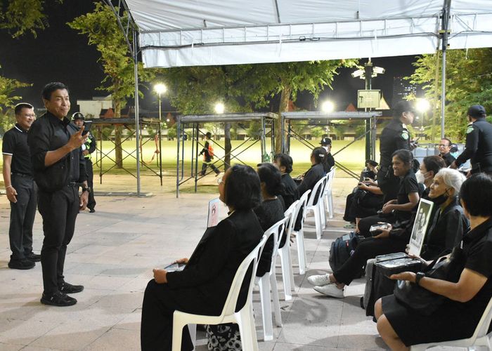 'ชัชชาติ' ลงพื้นที่ท้องสนามหลวง ตรวจความพร้อมเส้นทางและการอำนวยความสะดวกประชาชนร่วมพิธีถวายน้ำสรงพระบรมศพ