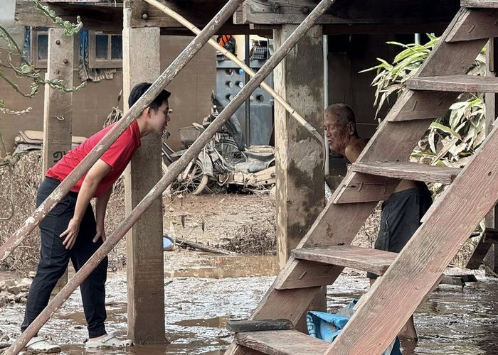 อุตรดิตถ์น้ำท่วมสาหัสจริง ‘รวี เล็กอุทัย’ สส.เพื่อไทย ลงพื้นที่ช่วยผู้ประสบภัยน้ำท่วมจากพายุบัวลอยต่อเนื่อง พร้อมสำรวจความเสียหายหลังน้ำลด