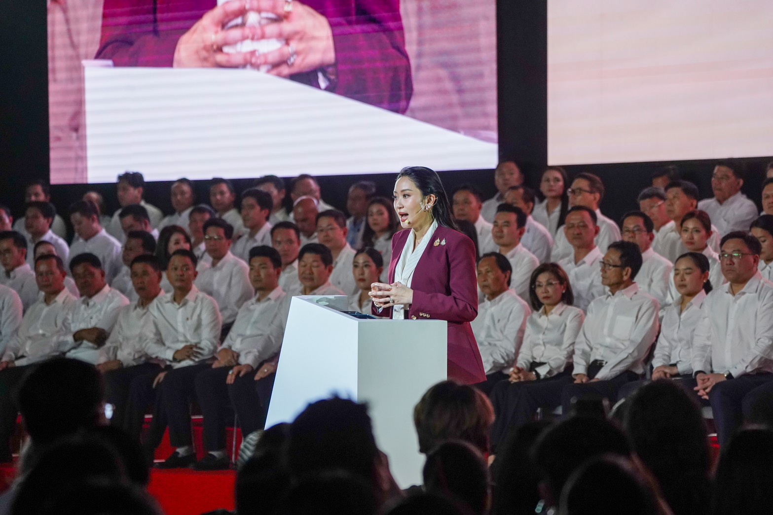 แพทองธาร ชินวัตร หัวหน้าพรรคเพื่อไทย ยกเครื่องเพื่อไทย ยกเครื่องประเทศไทย