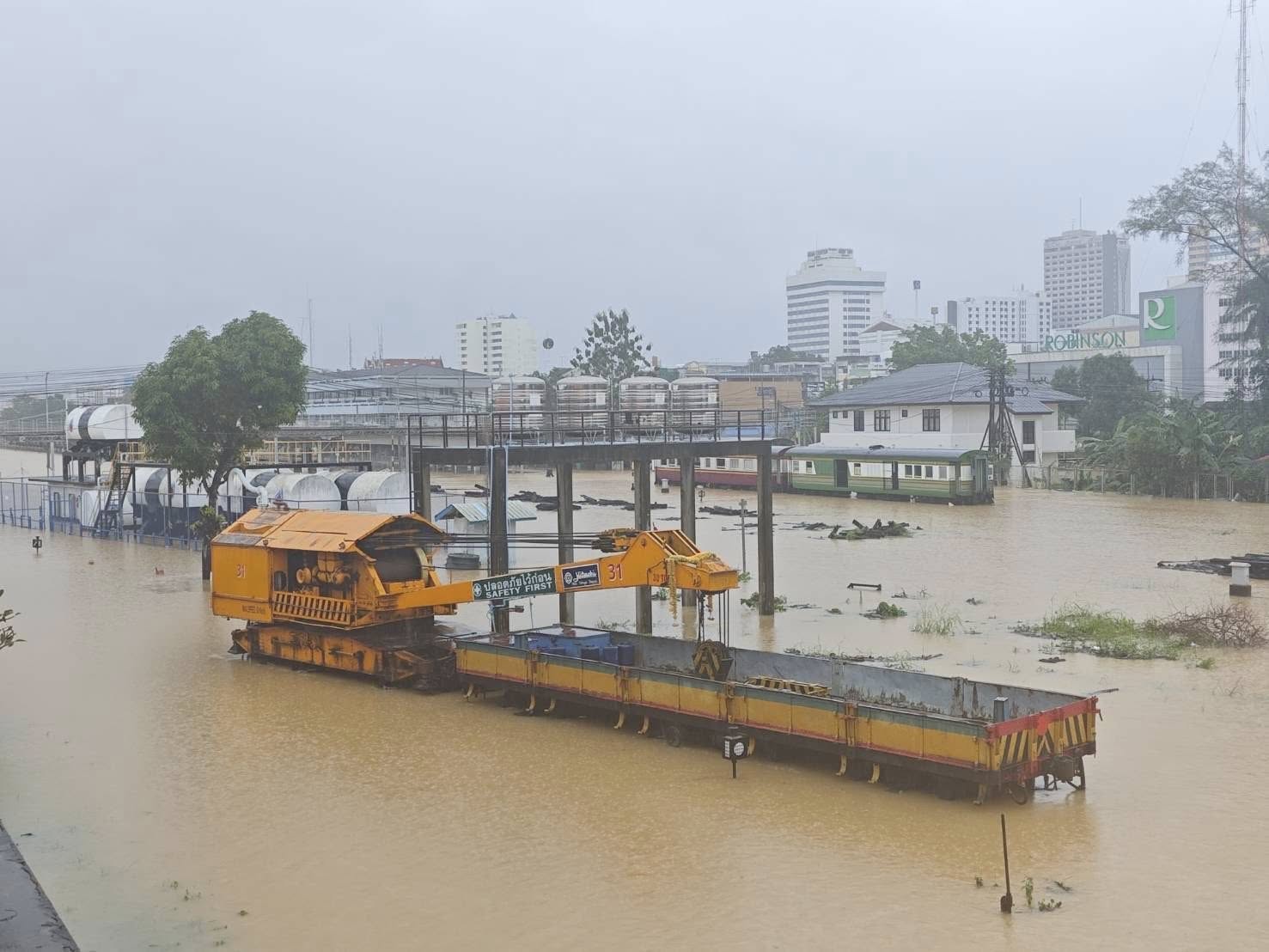 น้ำท่วม รถไฟสายใต้