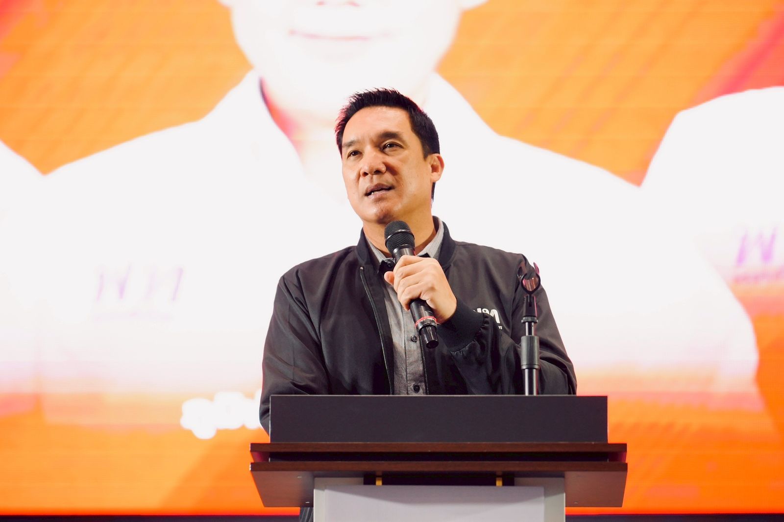 โฟล์ค ภูมิพัฒน์ โหสกุล