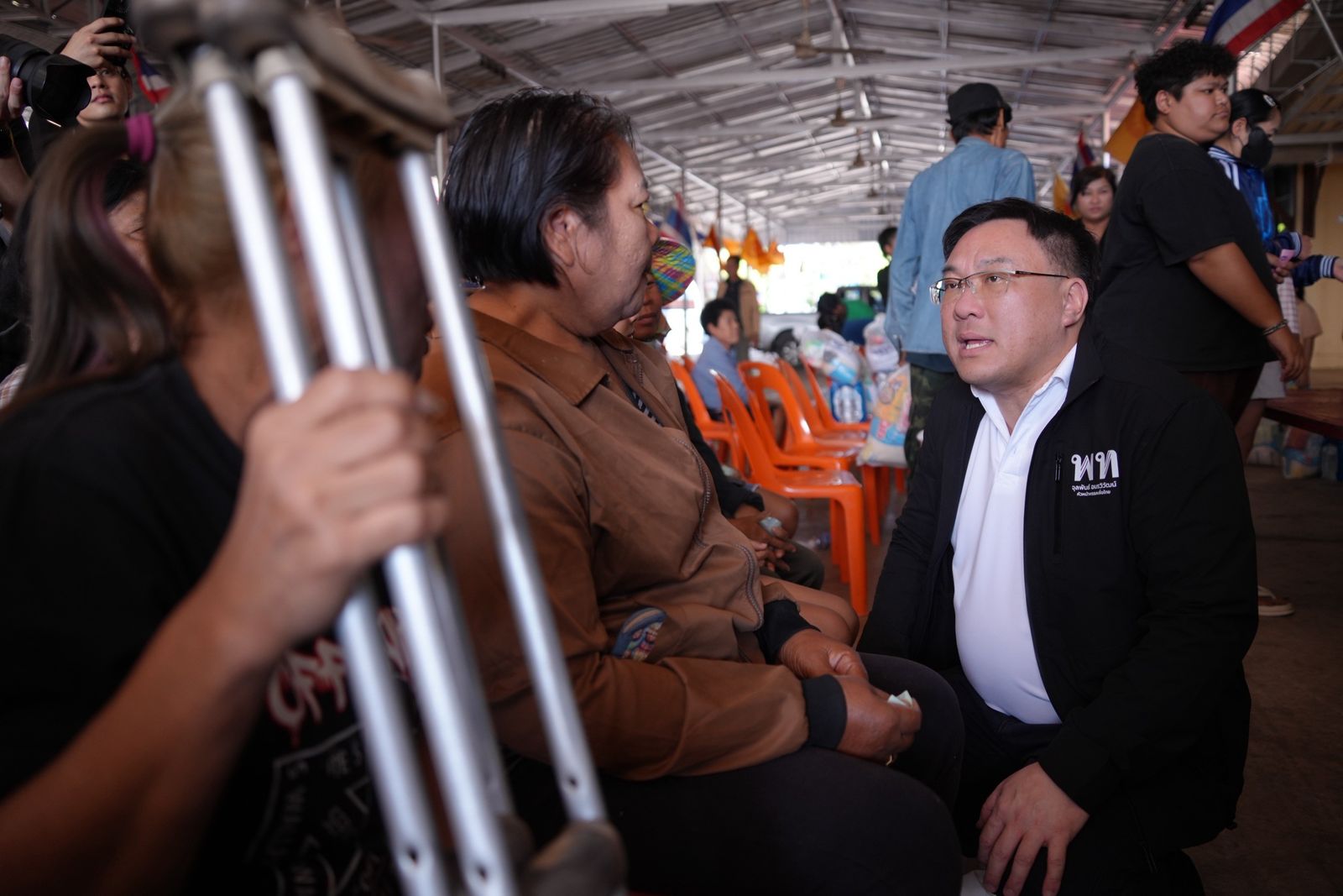 พรรคเพื่อไทย ลงพื้นที่น้ำท่วมอยุธยา