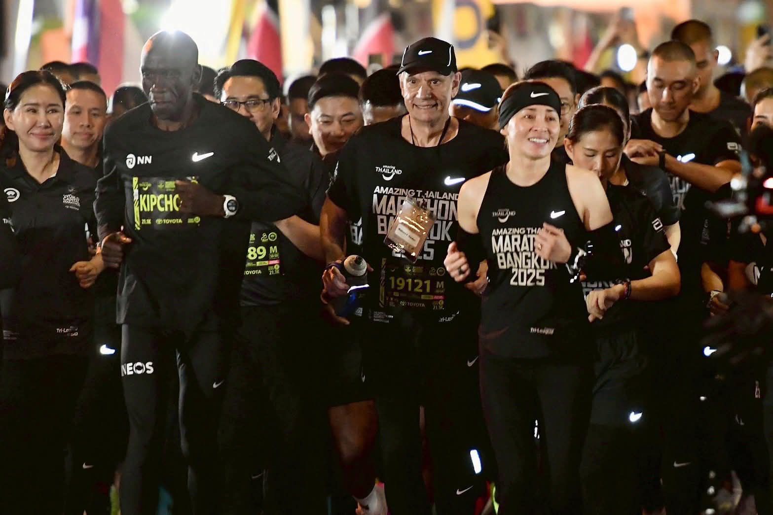 สมเด็จพระนางเจ้าฯ พระบรมราชินี Amazing Thailand Marathon Bangkok 2025