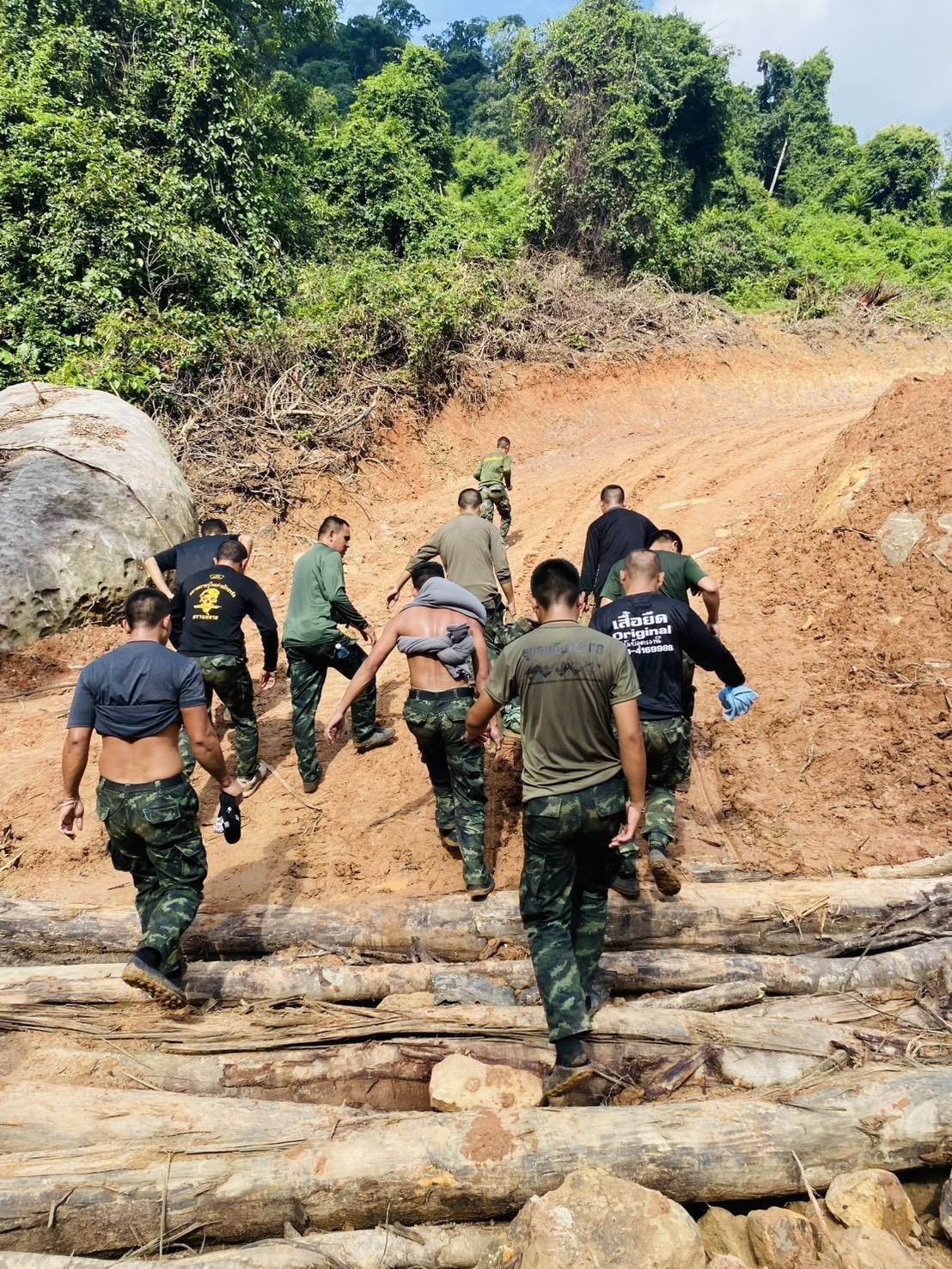 กำลังพลเหยียบกับระเบิดบริเวณพื้นที่ห้วยตามาเรีย 10 พฤศจิกายน 2568