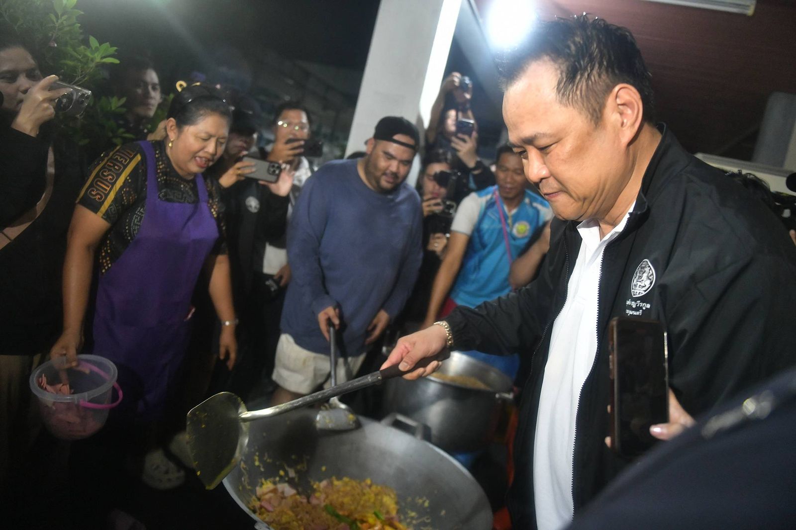 อนุทิน ผัดข้าว น้ำท่วมหาดใหญ่