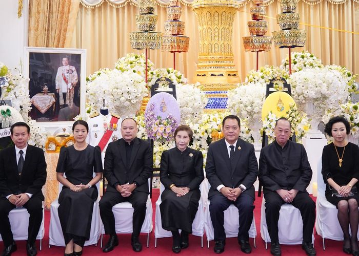 พันตำรวจเอก ทวี สอดส่อง หัวหน้าพรรคประชาชาติ ร่วมพิธีสวดพระอภิธรรม งานบำเพ็ญกุศล พล.ต.ท. วิโรจน์ เปาอินทร์