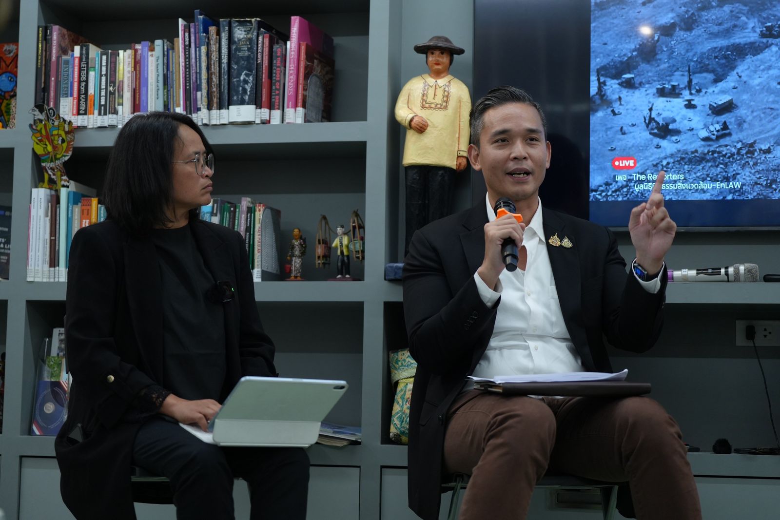 ศึกษิษฏ์ ศรีจอมขวัญ โฆษกพรรคเพื่อไทย