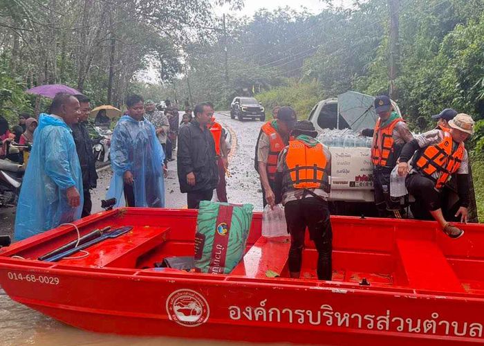 พรรคประชาชาติ ผนึกกำลัง สส.ลงพื้นที่ช่วยน้ำท่วมชายแดนใต้ครบทั้ง 3 จังหวัด
