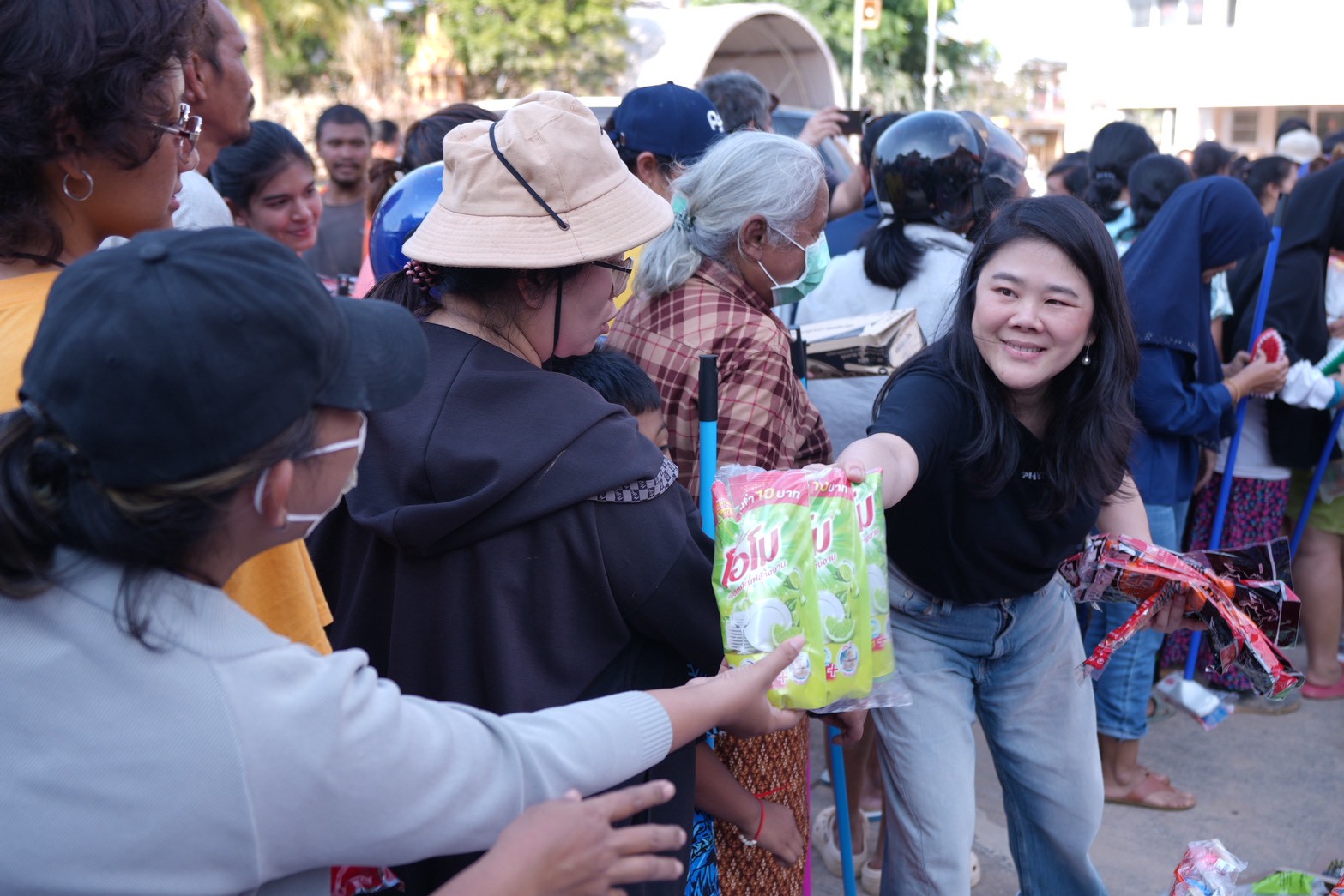 พรรคเพื่อไทย น้ำท่วมหาดใหญ่ 