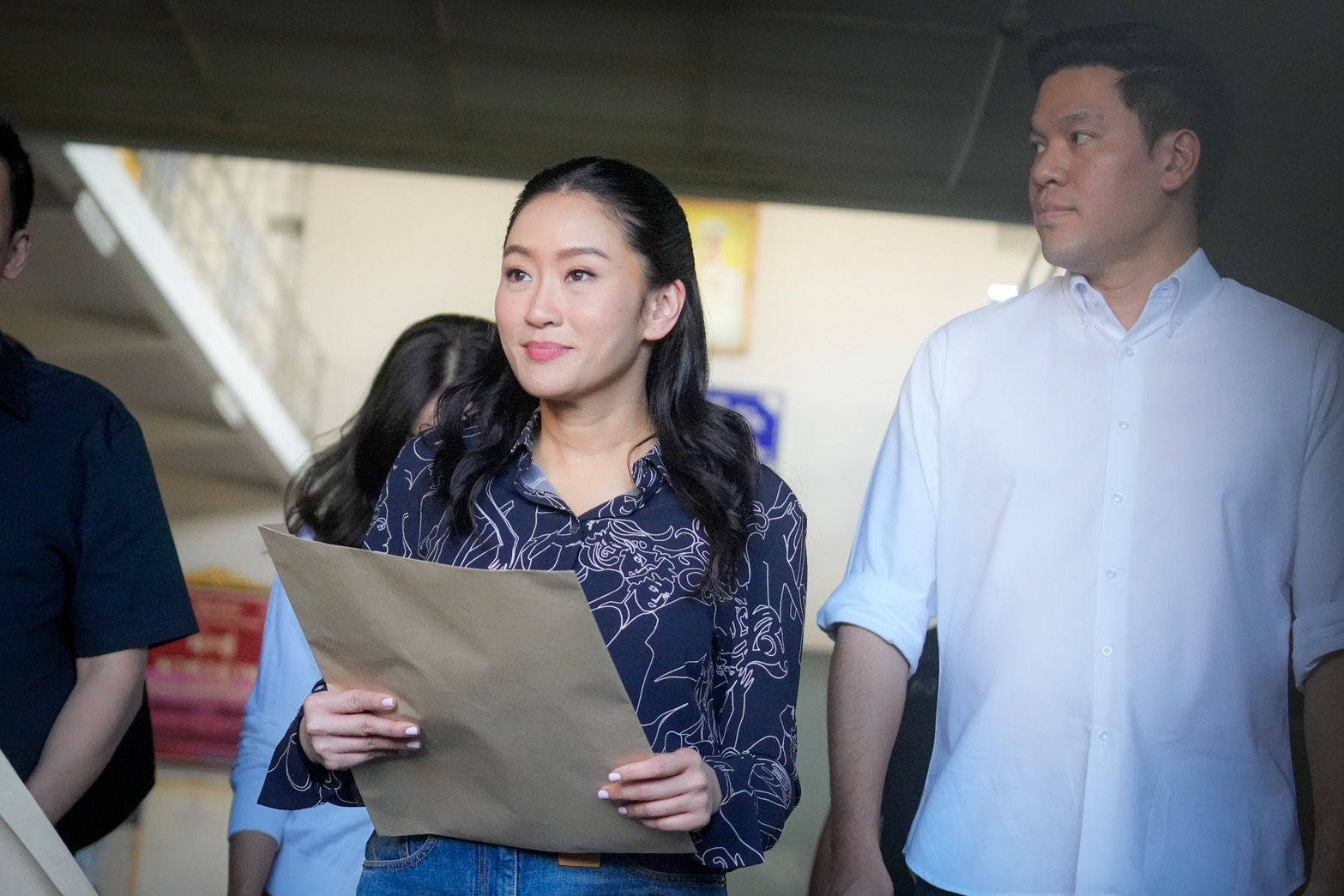 แพทองธาร เปิดภาพ ทักษิณ ถ่ายรูปครอบครัว ในวันเยี่ยมญาติใกล้ชิด