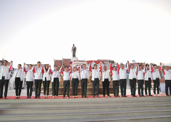 'สุดาวรรณ-ประเสริฐ-เทวัญ' นำ 16 ผู้สมัคร สส. นครราชสีมา พรรคเพื่อไทย สักการะย่าโม สู้ศึกเลือกตั้ง69