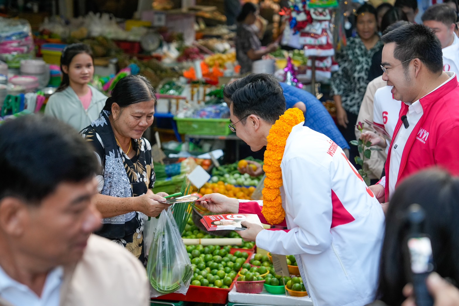 ยศชนัน จุลพันธ์ ตลาดสายเนตร กรุงเทพฯ 