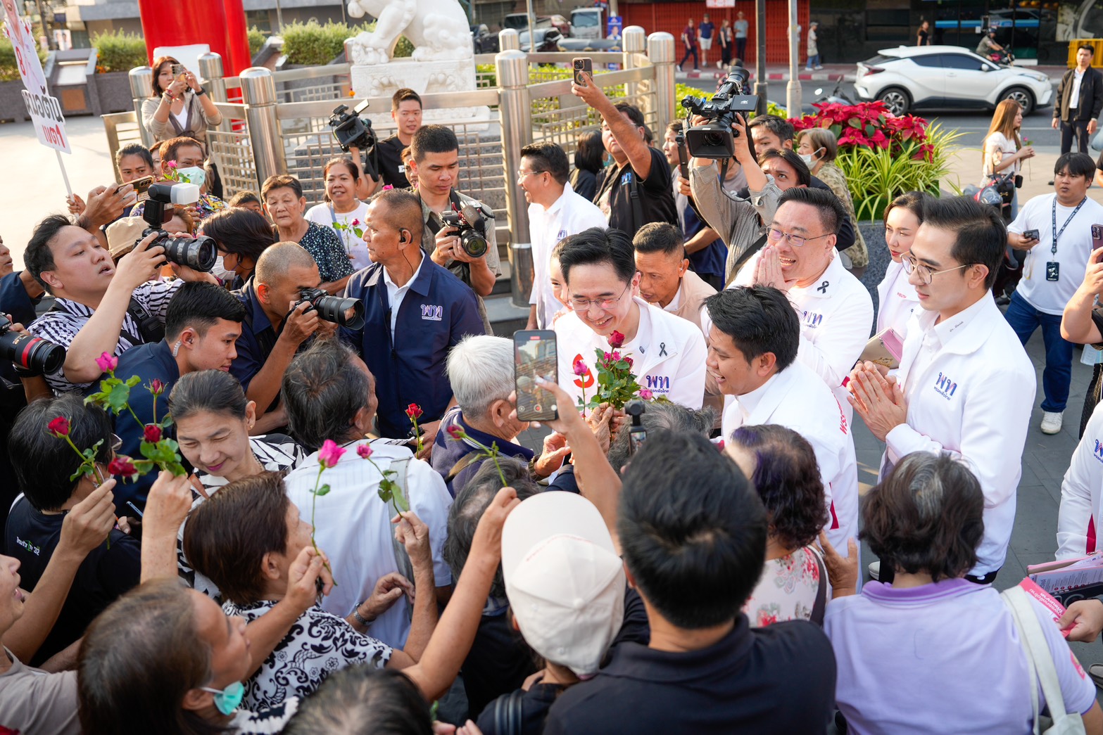 ยศชนัน จุลพันธ์ พรรคเพื่อไทย เยาวราช