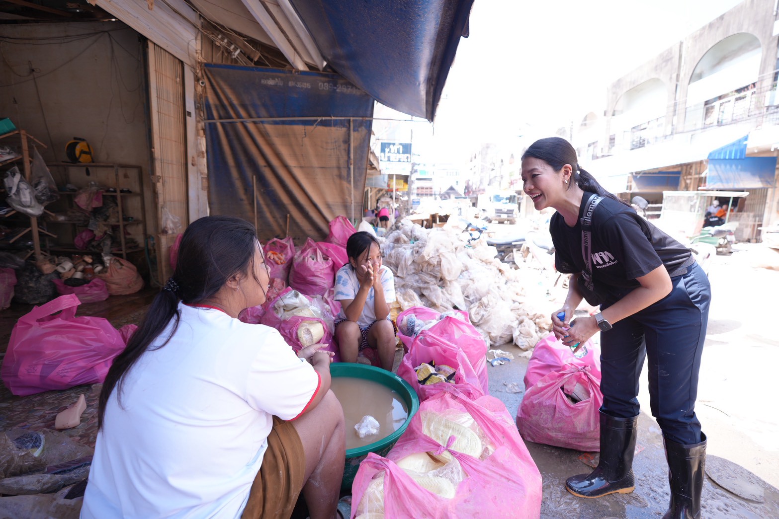 ธีรรัตน์ ศรีญาดา พรรคเพื่อไทย ตลาดกิมหยง น้ำท่วมหาดใหญ่