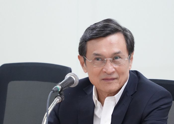 ตรึงราคาน้ำมัน 15 วัน ไม่พอ! 'จาตุรนต์' แนะ 6 ข้อ เปลี่ยน 'ตรึงราคาซื้อเวลา' สู่การ 'บริหารความเสี่ยงทั้งระบบ'