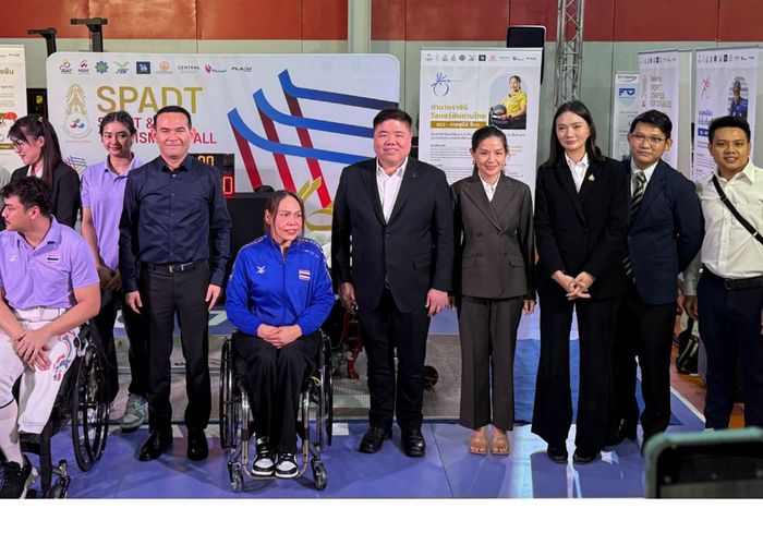 ว่าที่ผู้สมัคร สส. กทม. เพื่อไทย ร่วมงานมหกรรมอารยสถาปัตย์ นวัตกรรมสุขภาพ ชูนโยบาย Universal Design, Feeder เชื่อม 20 บาทตลอดสาย