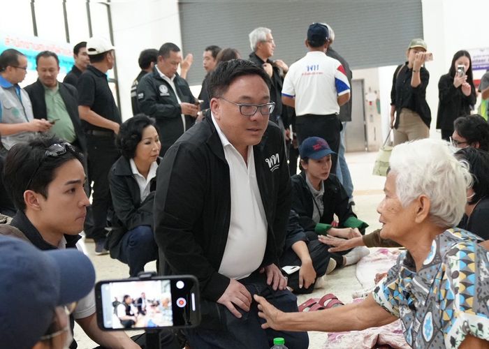 ‘จุลพันธ์’ ฝากถึงรัฐบาลน้ำท่วมหาดใหญ่สาหัส แค่แจกของยังไม่พอ ต้องมีแผนดึงเม็ดเงินลงสู่พื้นที่กระตุ้นเศรษฐกิจอีกครั้ง