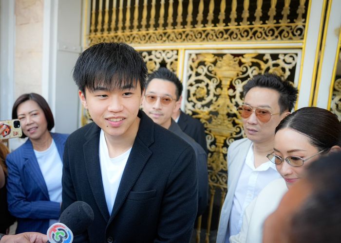 ‘ไปป์ ศุภเสกข์' เป็นตัวแทนแม่เยี่ยม ‘ทักษิณ’ พร้อมครอบครัวชินวัตร บอก 'คุณลุงเป็นนักสู้ที่เข้มแข็ง-มีกำลังใจ'