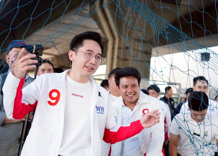 ‘ยศชนัน’ ลุยบางรักฟังปัญหาพื้นที่ ดันโมเดล "Common Space" พร้อมชูนโยบาย 'คนไทยไร้จน' เติมเงิน 3,000 - ปลุกพลังสูงวัย Reskill สร้างอาชีพ