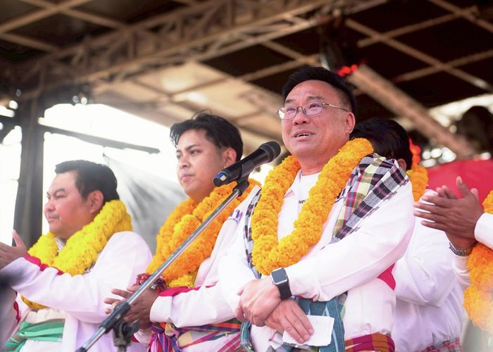 หนูเอ้ยหนิมมาเยี่ยมถึงบ้านแล้วนะ! 'จุลพันธ์' ยกทัพเพื่อไทยเยือนบุรีรัมย์ ลั่น ขอปักธงแดงในถิ่นสีน้ำเงิน