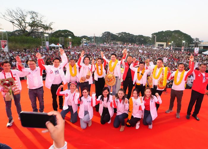 'เพื่อไทย' เปิดเวทีใหญ่พิษณุโลก 'ยศชนัน' ชูวิสัยทัศน์ปั้นพิษณุโลกสู่ศูนย์กลางการศึกษาและการแพทย์ระดับโลก