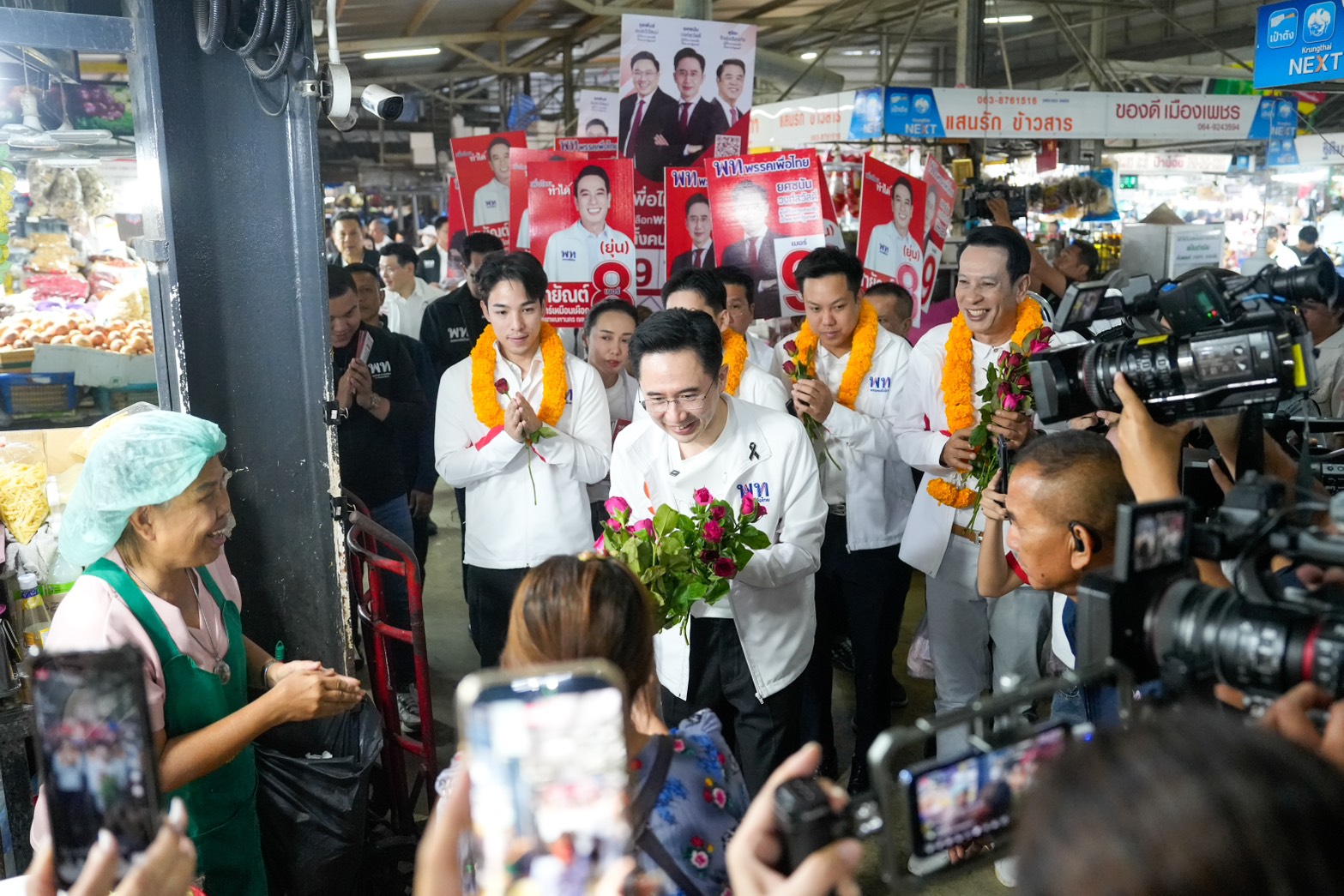ยศชนัน พรรคเพื่อไทย ตลาดยิ่งเจริญ