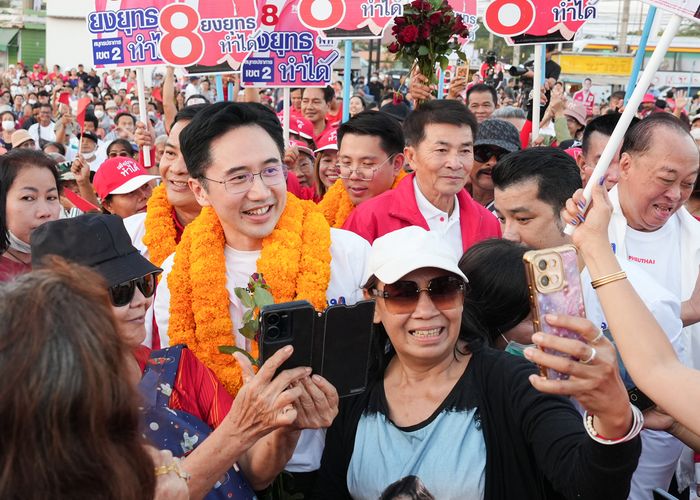 ‘ยศชนัน’ ลุยเมืองปากน้ำ! ลุยตรวจน้ำหนุนพระสมุทรเจดีย์ สำรวจตลาดเอี่ยมเจริญ ชาวบ้านขอเซลฟี่ตลาดแตก