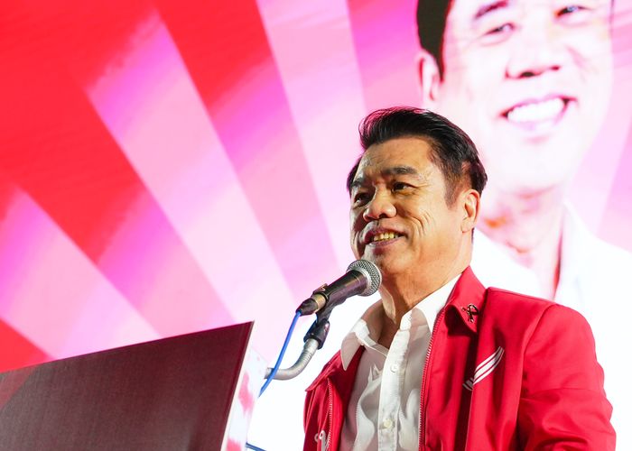 ‘สุริยะ’ ประกาศ ‘เพื่อไทยเกิน 200 เสียง-ยกเครื่องประเทศทันที’ ชูทำรถไฟฟ้า 20 บาท-รถเมล์แอร์ 10 บาท เดินหน้าบ้านเพื่อคนไทย