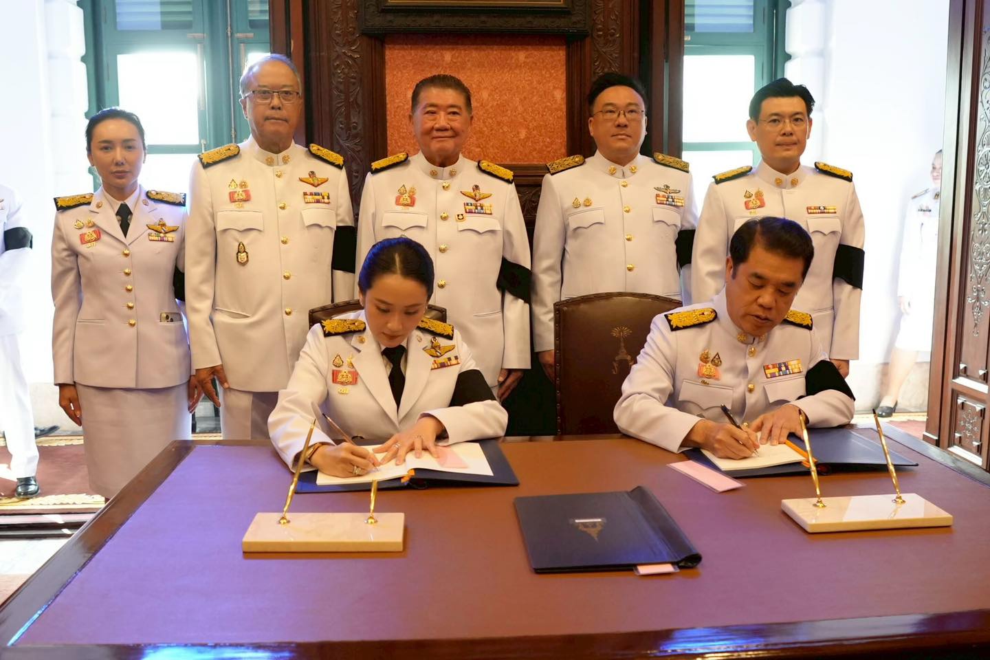 พรรคเพื่อไทย ลงนามถวายพระพรชัยมงคลพระบาทสมเด็จพระเจ้าอยู่หัวและสมเด็จพระนางเจ้าฯ พระบรมราชินี เนื่องในโอกาสวันขึ้นปีใหม่ 2569