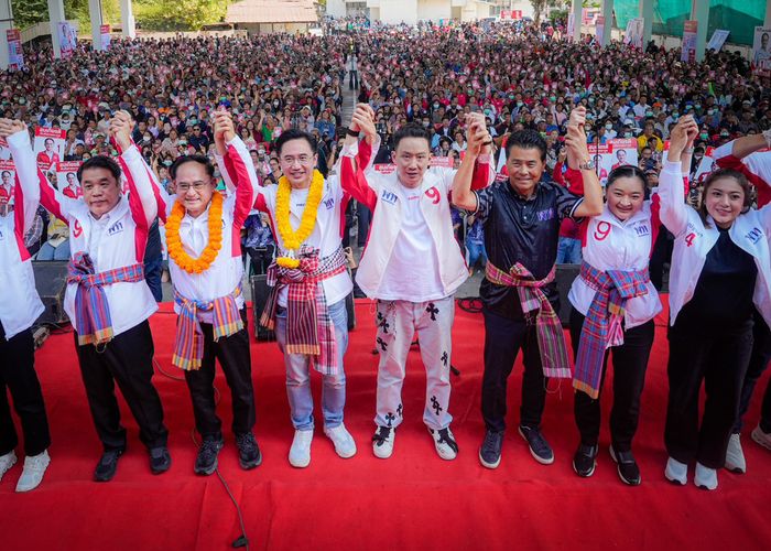 'ยศชนัน' ลุยอ้อนชาวโคราชขอเป็น 'นายกฯ คนที่ 33' เมินคำวิจารณ์ประชานิยม เพราะประชาชนเลือก 'ประชาชนนิยม'