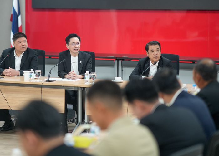 'ยศชนัน' นำทีมเพื่อไทยถก 'สมาพันธ์ขนส่งฯ' รับฟัง 4 ข้อเสนอเร่งด่วน ชูนโยบายปราบทุนจีนสีเทา-ยกระดับโลจิสติกส์ไทยดึงดูดการลงทุน