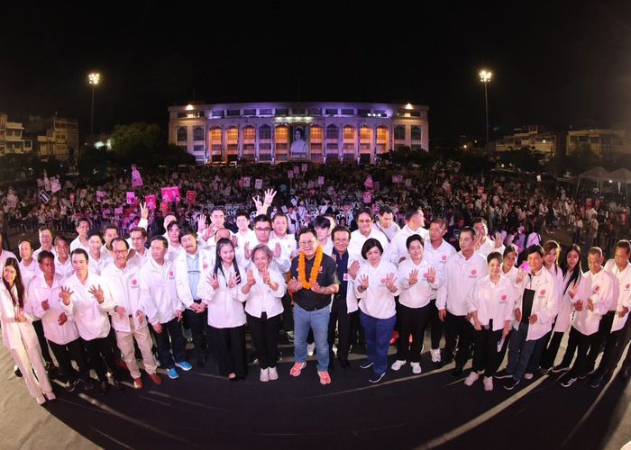 พรรคโอกาสใหม่ บุกลานคนเมือง ‘จตุพร’ ชูจุดยืน 'เราไม่มีถ้า มีแต่ทำ' แช่แข็งหนี้ เติมเงิน เพิ่มงาน