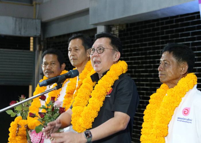 'จตุพร' ปราศรัยใหญ่ชุมพร ชวนเปลี่ยนวิกฤติ เป็น 'โอกาสใหม่ของประชาชน'