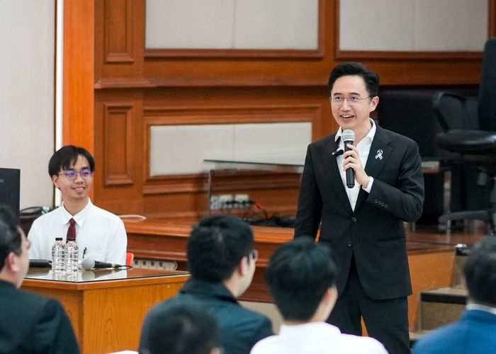 'ยศชนัน' สวมบทอาจารย์ บรรยาย '6G Economics' พิมพ์เขียวพาไทยหลุดพ้นจาก 'วิกฤต 4 เส้า'