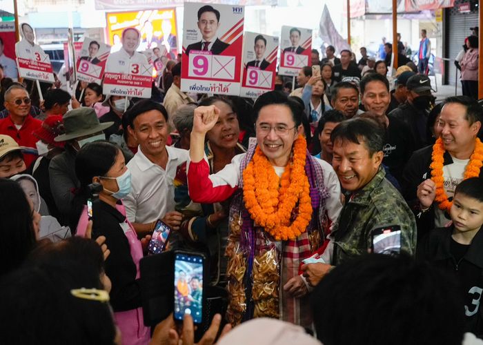 ชาวหนองคายแห่ ‘เติมเชน’ ยามเช้า ดีใจได้เจอตัวจริง ชูเศรษฐกิจชายแดน-ปราบยาเสพติด มั่นใจพาไทยไปข้างหน้า ขอเหมายกจังหวัด