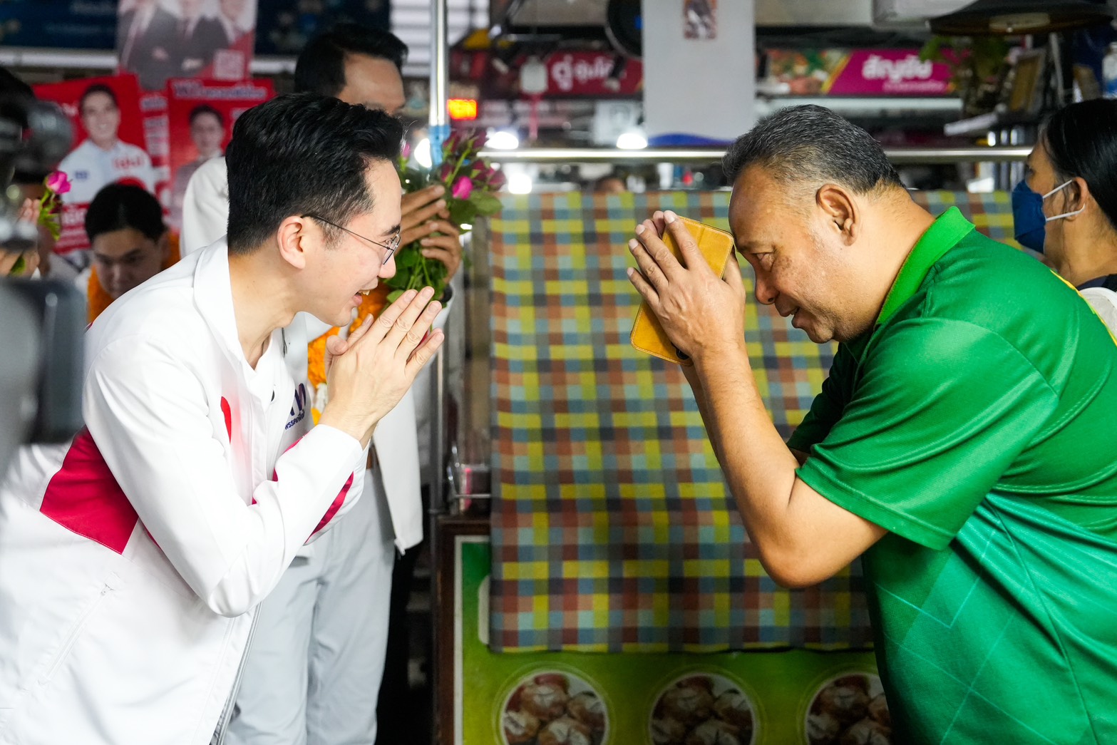 ยศชนัน พรรคเพื่อไทย ตลาดยิ่งเจริญ
