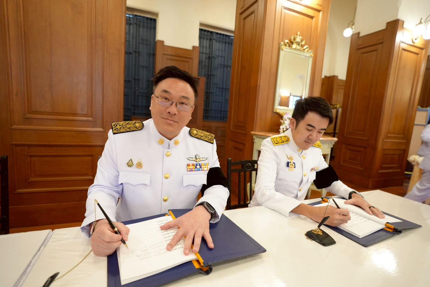 พรรคเพื่อไทย ลงนามถวายพระพรชัยมงคลพระบาทสมเด็จพระเจ้าอยู่หัวและสมเด็จพระนางเจ้าฯ พระบรมราชินี เนื่องในโอกาสวันขึ้นปีใหม่ 2569