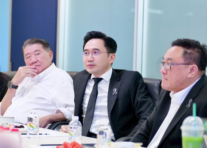 ‘ยศชนัน-เพื่อไทย’ ลุยงานนิติบัญญัติ เปิดสภาเตรียมส่งร่างกฎหมาย 4 ประเด็น สร้าง New Growth Engine ปลดล็อกศักยภาพคนไทย