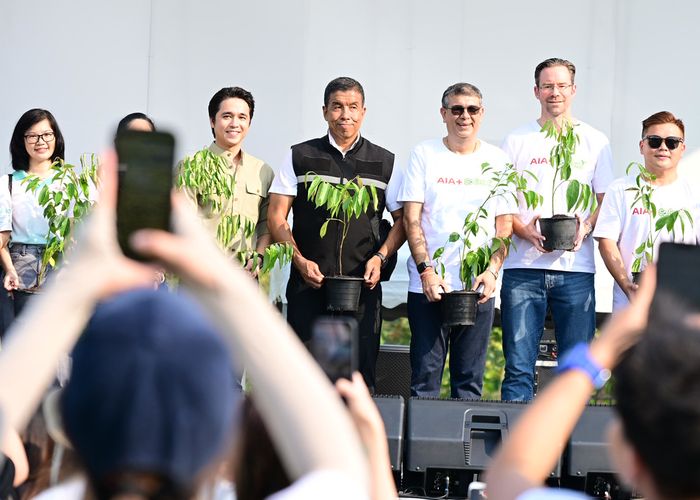 “ดูแลสุขภาพคน ควบคู่สุขภาพเมือง” ผู้ว่าฯ ชัชชาติ เปิดงาน AIA+ Go Green รับมอบต้นไม้ 10,000 ต้น เติมสีเขียวให้กรุงเทพฯ