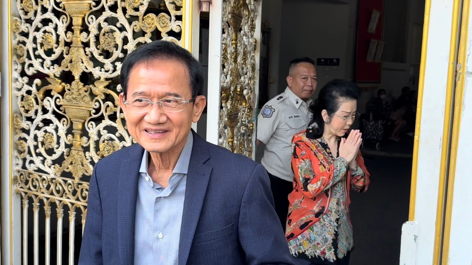 สมชาย วงศ์สวัสดิ์ เยาวภา วงศ์สวัสดิ์