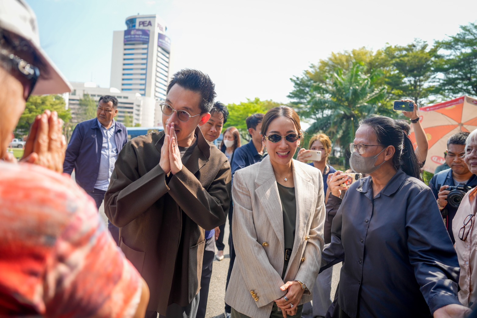 พินทองทา ชินวัตร คุณากรวงศ์ ,  ณัฐพงศ์ คุณากรวงศ์