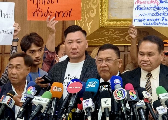 ทนายความ 'สุชาติ-ศักดิ์ชาย ตันเจริญ' นำหลักฐานร้อง กกต. เร่งดำเนินคดี หลังพบพิรุธ จ.ฉะเชิงเทรา เขต 3 จ่ายเงินซื้อเสียง