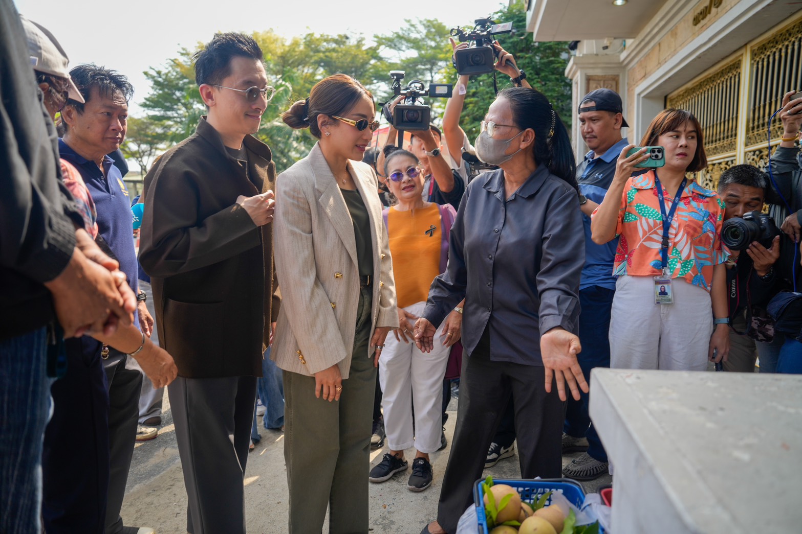 พินทองทา ชินวัตร คุณากรวงศ์ ,  ณัฐพงศ์ คุณากรวงศ์