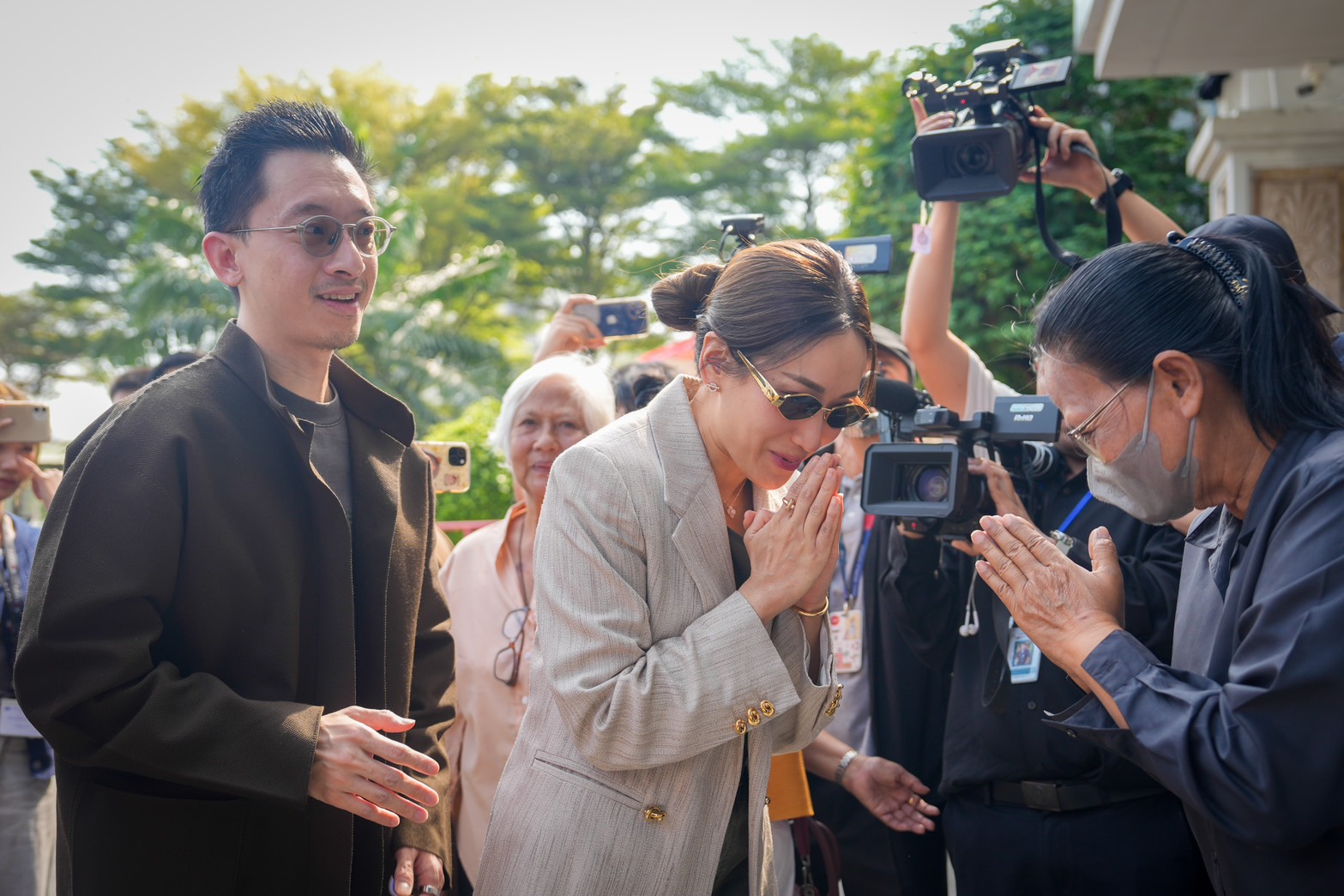 พินทองทา ชินวัตร คุณากรวงศ์ ,  ณัฐพงศ์ คุณากรวงศ์