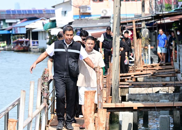 34 องศาก็ไม่หวั่น! ผู้ว่าฯ ชัชชาติ ลุยบางกอกใหญ่ เร่งสปีดก่อสร้างทางเลียบคลองมอญ-จัดการขยะ-ชมสวนสวย