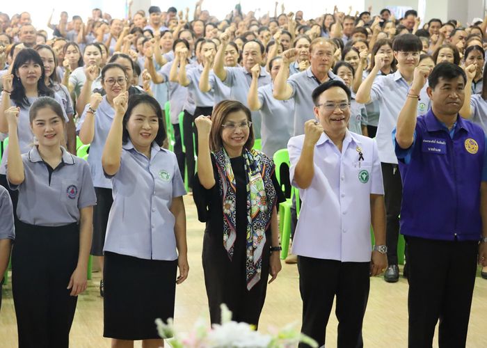 ‘มนพร’ ให้กำลังใจ วัน อสม.แห่งชาติ หนุนรัฐบาลสานต่อ ออกกฎหมาย พ.ร.บ.อสม. เพิ่มสวัสดิการ ค่าป่วยการ