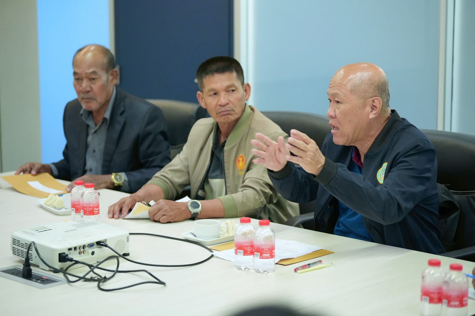 สรวงศ์ เพื่อไทย ชาวไร่อ้อย