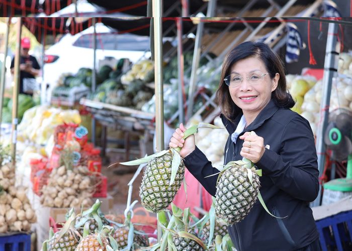 'เกษตรกร' คือหัวใจของชุมชน 'มนพร' เสนอรัฐบาลแก้ปัญหาราคาผลผลิตการเกษตร ลดรายจ่าย เพิ่มรายได้ ขยายโอกาส สร้างเศรษฐกิจ