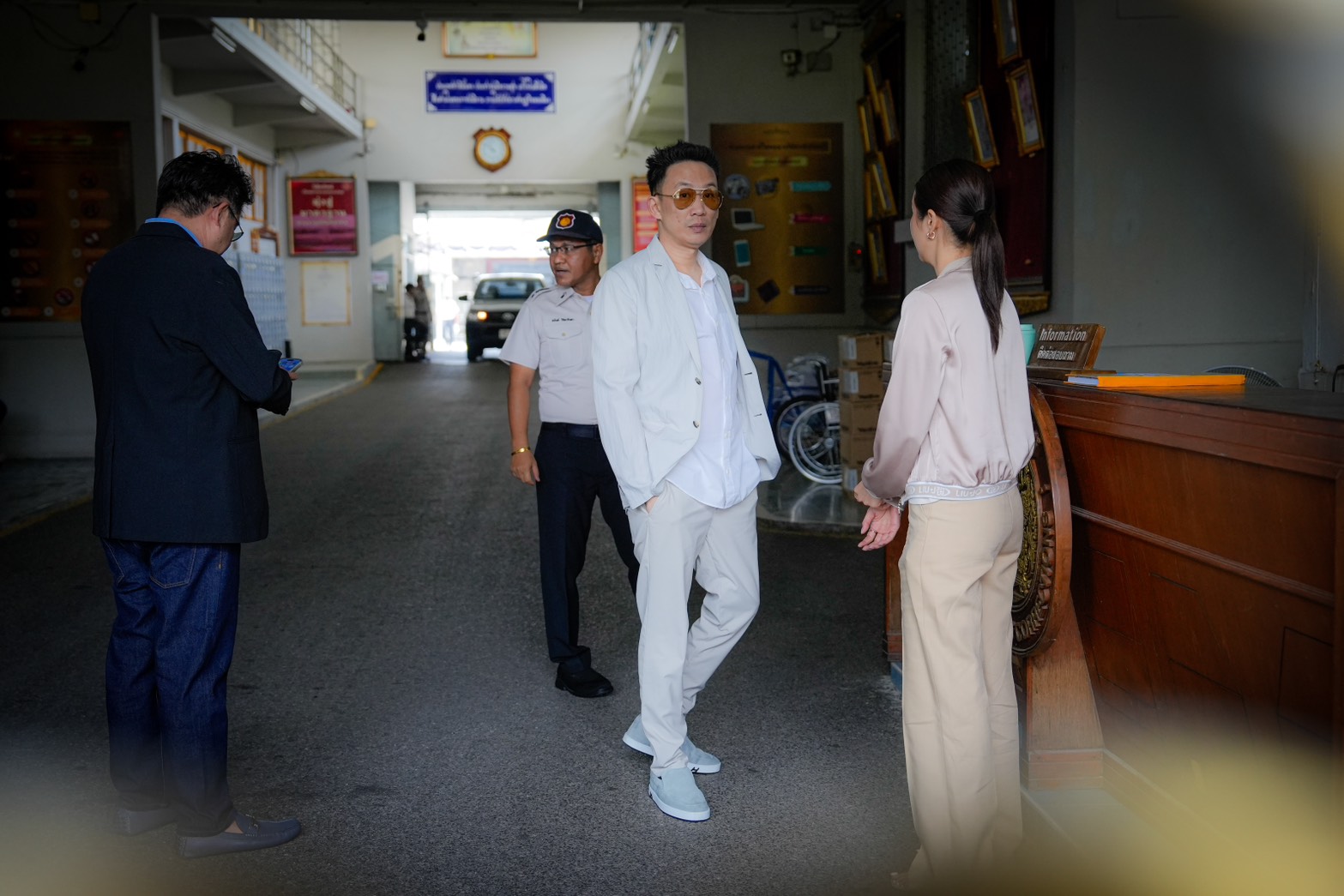 พานทองแท้ เยี่ยมทักษิณ